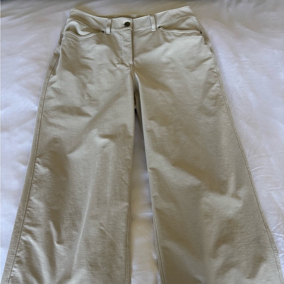 Lululemon High Waisted Beige Wide-Leg Trousers - Size 6 - Picture 1 of 4